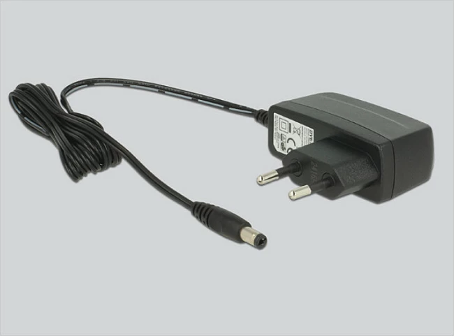 Switch DisplayPort DeLOCK 1.2, 2x DP IN në 1x DP OUT, 4K, me telekomandë, i zi