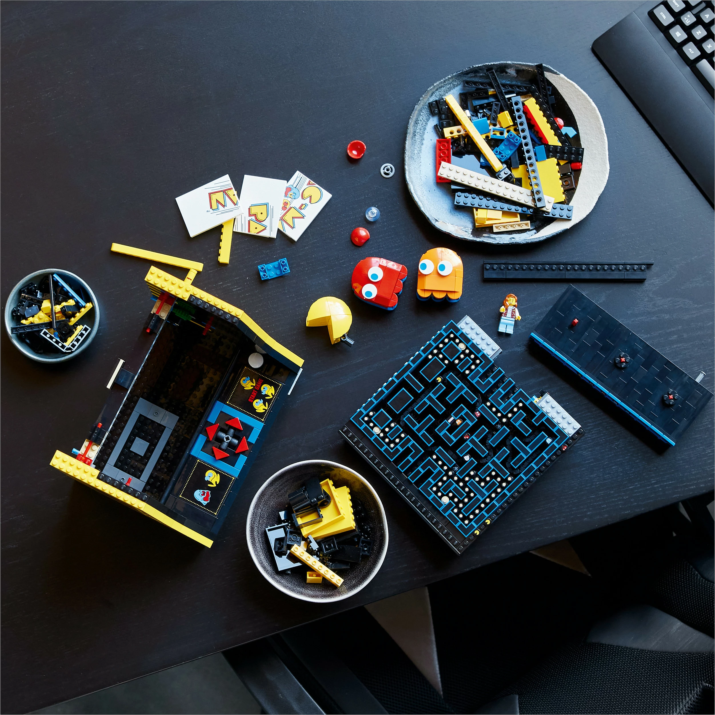 Set ndërtimi LEGO Icons PAC-MAN Arcade 10323, 2651 pjesë, multikolor
