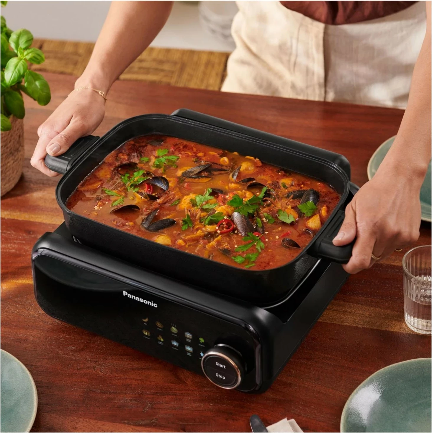 Multicooker Panasonic NF-GM400KXE, 2.5L, 9 programe, i zi