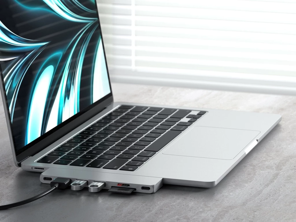 Satechi PRO HUB SLIM (1xUSB4,1xHDMI,2xUSB-A,SD/MicroSD,UHS-I up to 104MB/s) - Silver