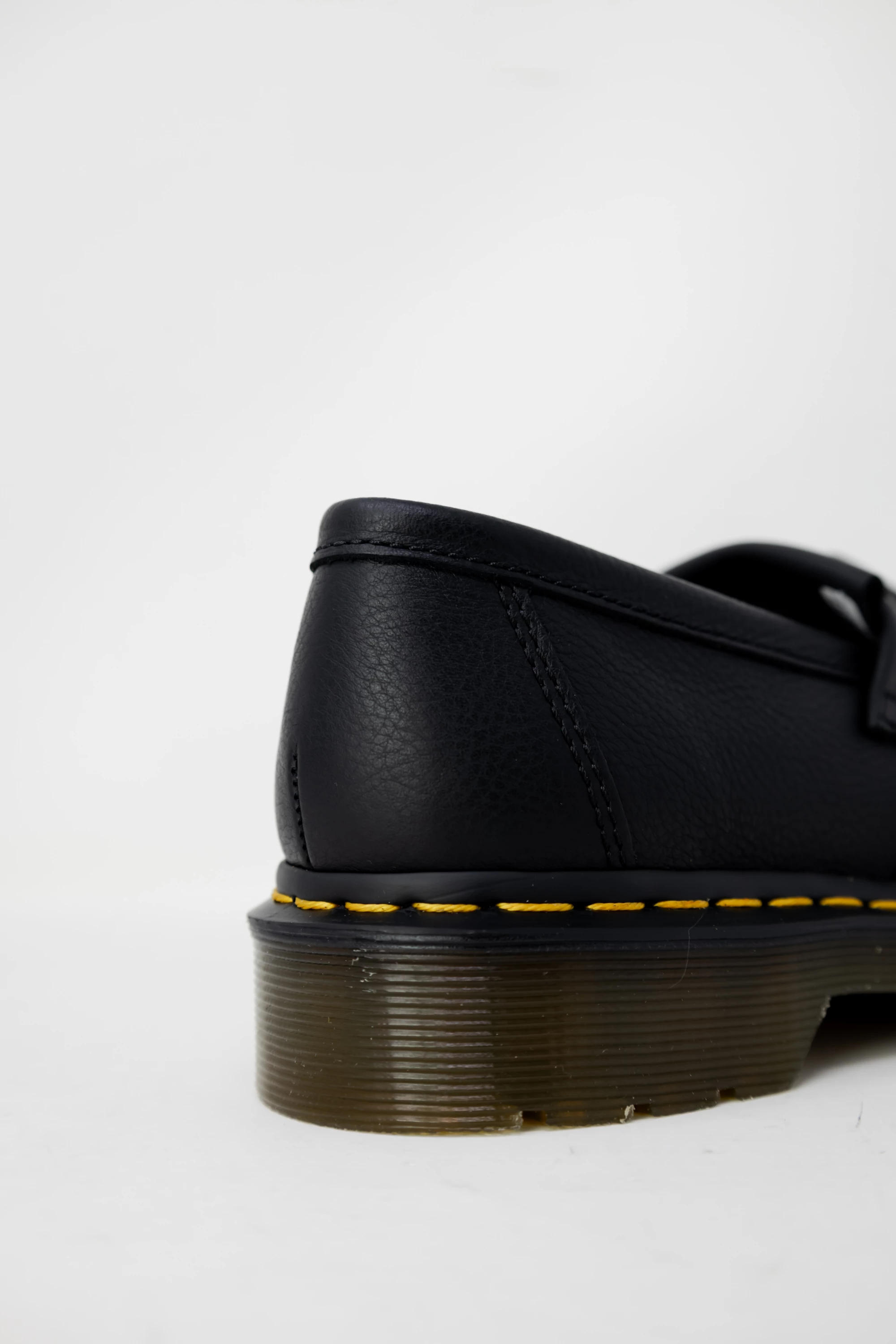 Këpucë loafer për femra Dr. Martens Adrian Virginia 22760001, të zeza [Madhësia: 41]