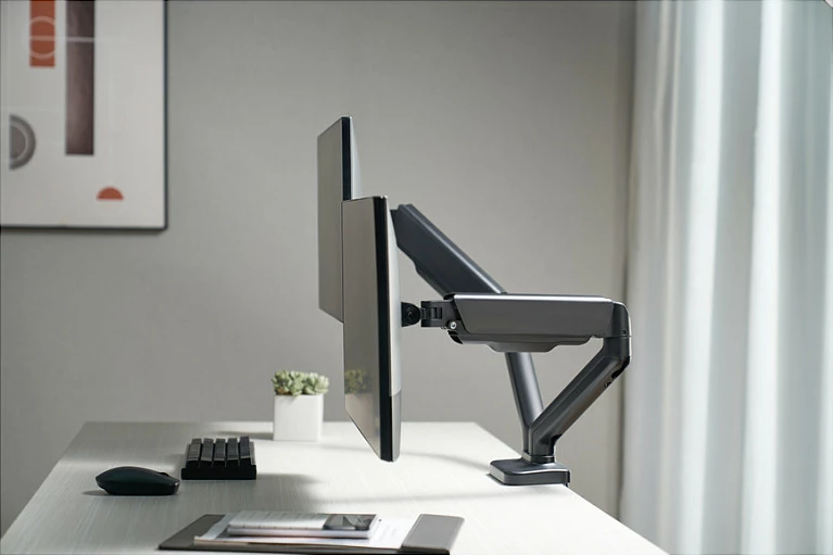 Mbajtës tavoline për 2 monitorë EQUIP, 13-27 inç, VESA 75x75/100x100, me kllampë, i zi