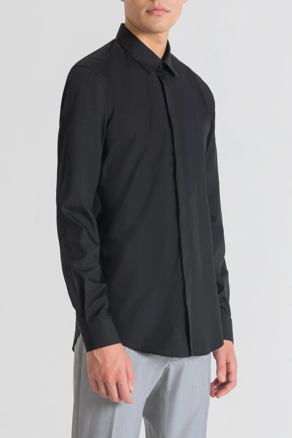 Këmishë për meshkuj Antony Morato London Slim Fit, e zezë [Madhësia: XS]