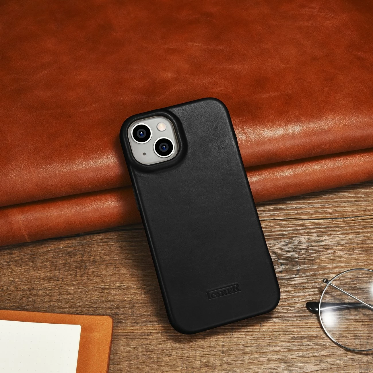 Mbështjellës iCarer Oil Wax Premium Leather Folio për iPhone 14 Plus, MagSafe, i zi