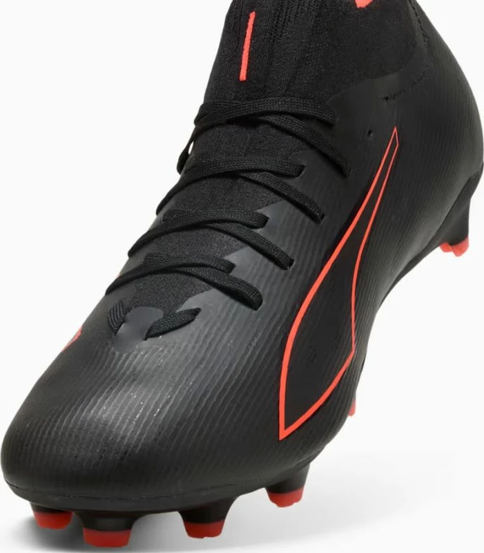 Atlete futbolli Puma për meshkuj, të zeza