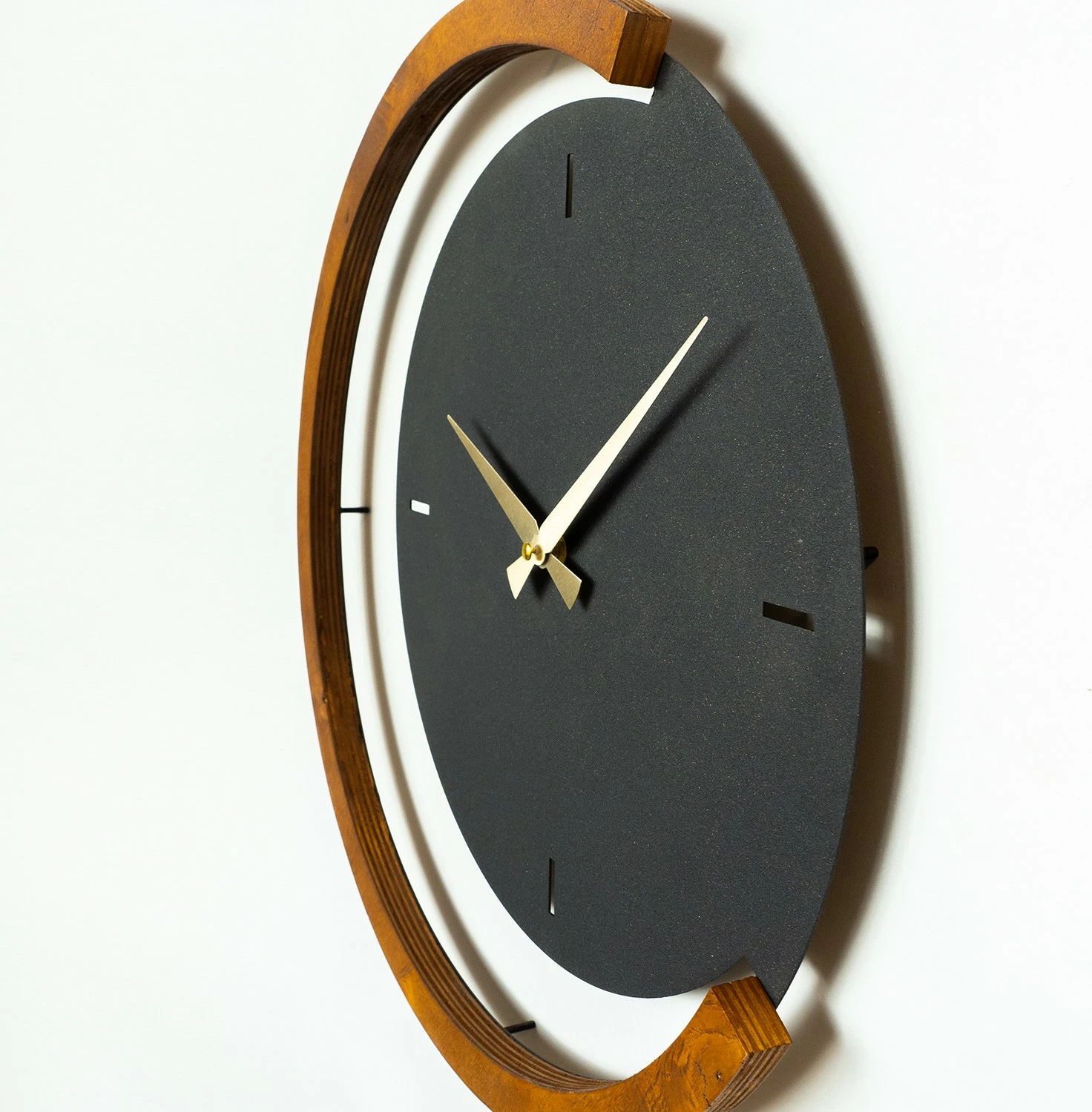 Orë muri dekorative prej metali, Wallity, Moon Time, dru dhe metal, APS117