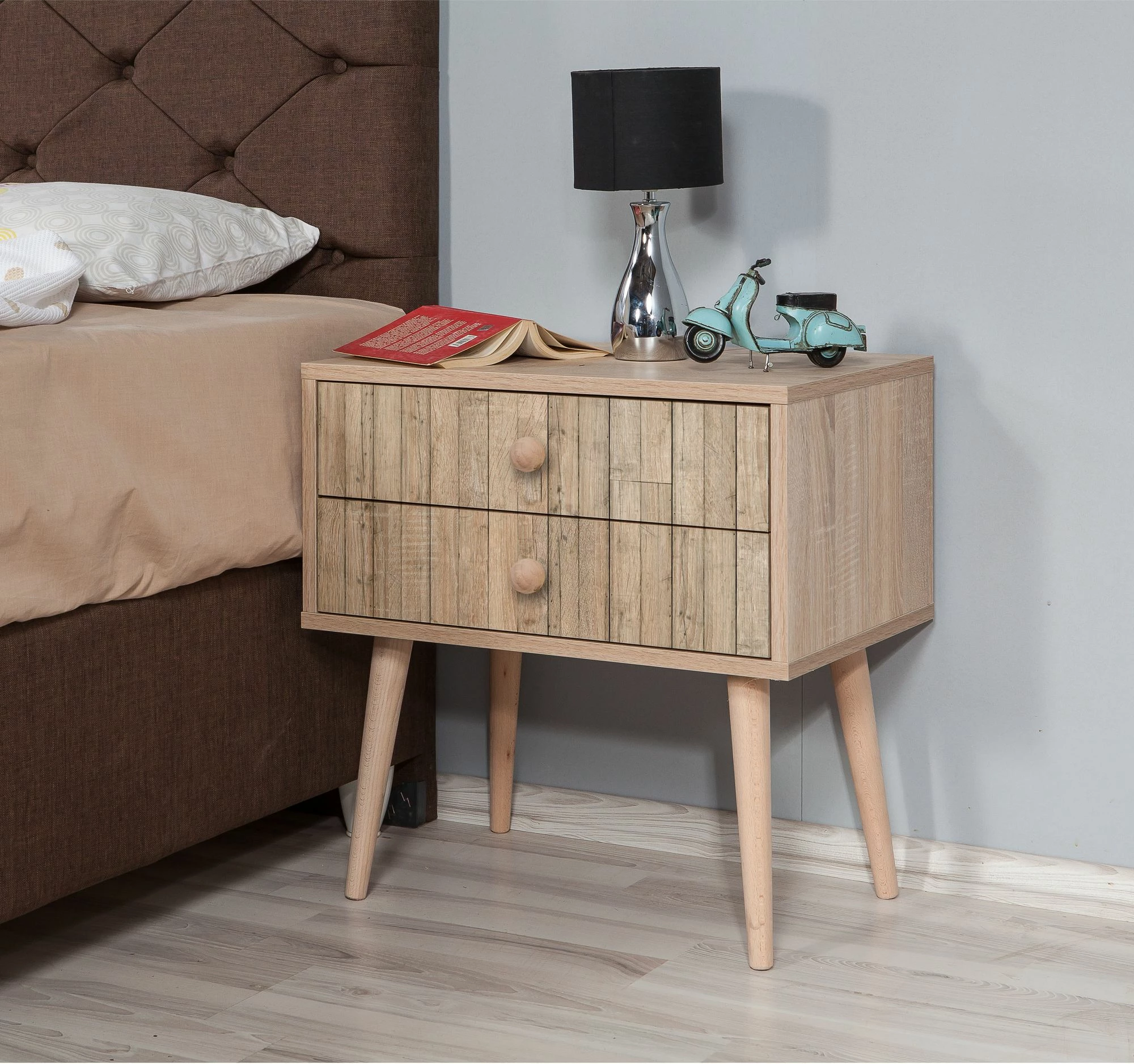 Komodinë Hanah Home, dy sirtarë, 728, ngjyrë lisi Sonoma