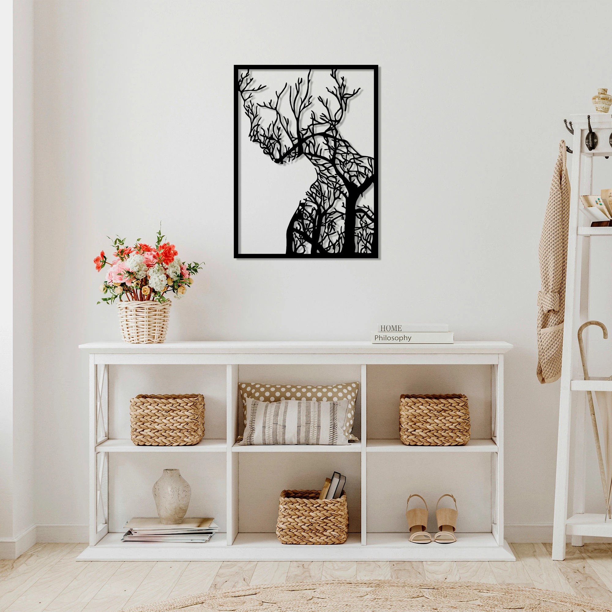 Aksesor dekorativ metalik për mur, Wallity, grua pemë, 52x70cm