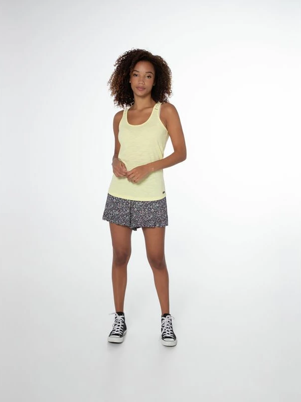 Maicë për femra Protest