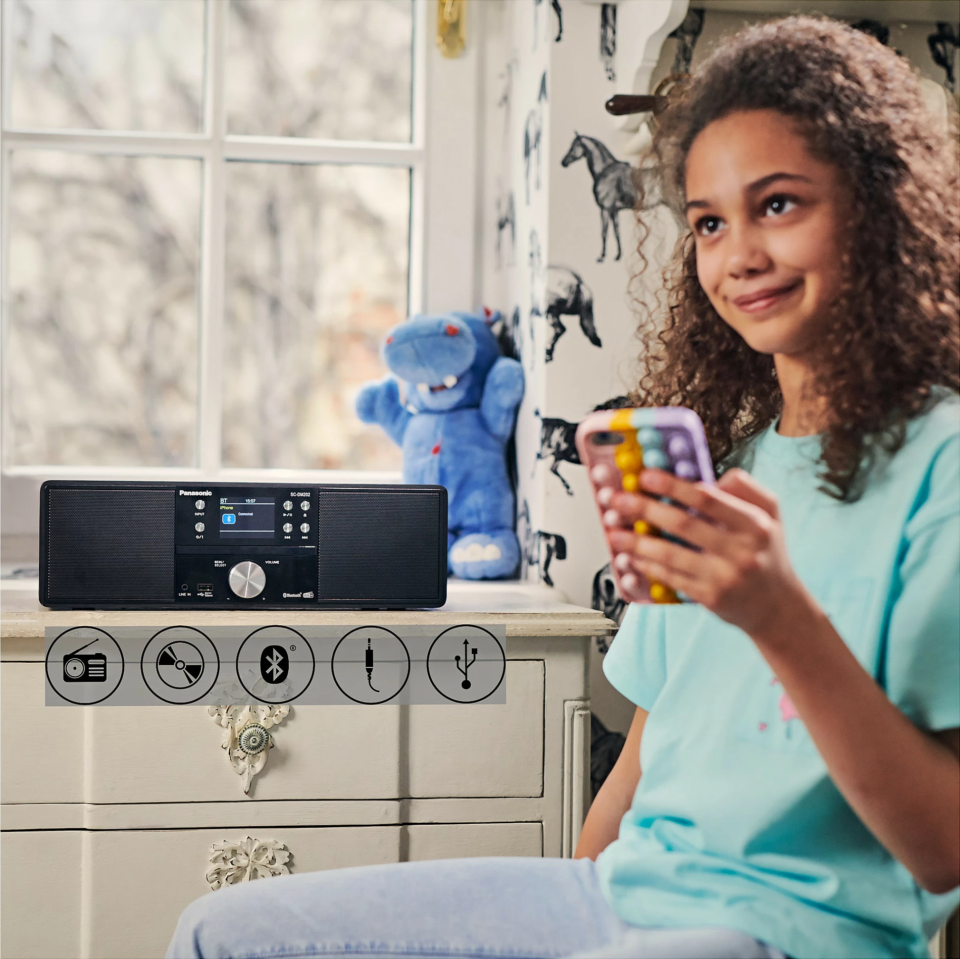 Sistem audio mikro Panasonic SC-DM202EG-K, Bluetooth 5.0, CD/USB, 24 W, i zi
