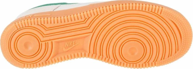 Atlete Nike për meshkuj, të bardha dhe krem