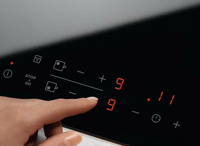 Pllakë qeramike Electrolux EHF6343FOK, 4 zona, me prekje, e zezë