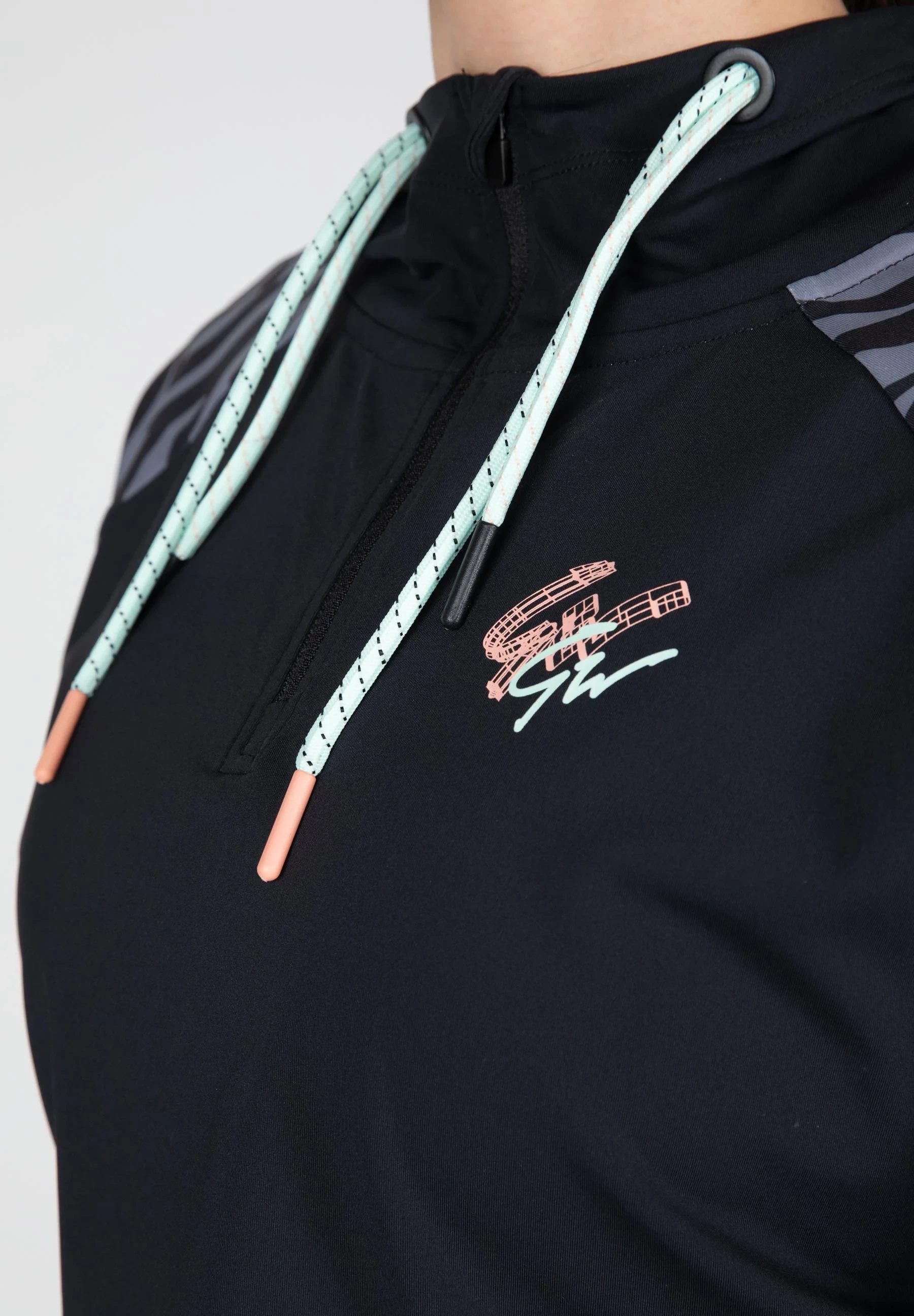 Zion Cropped Hoodie - Black [Madhësia: L]