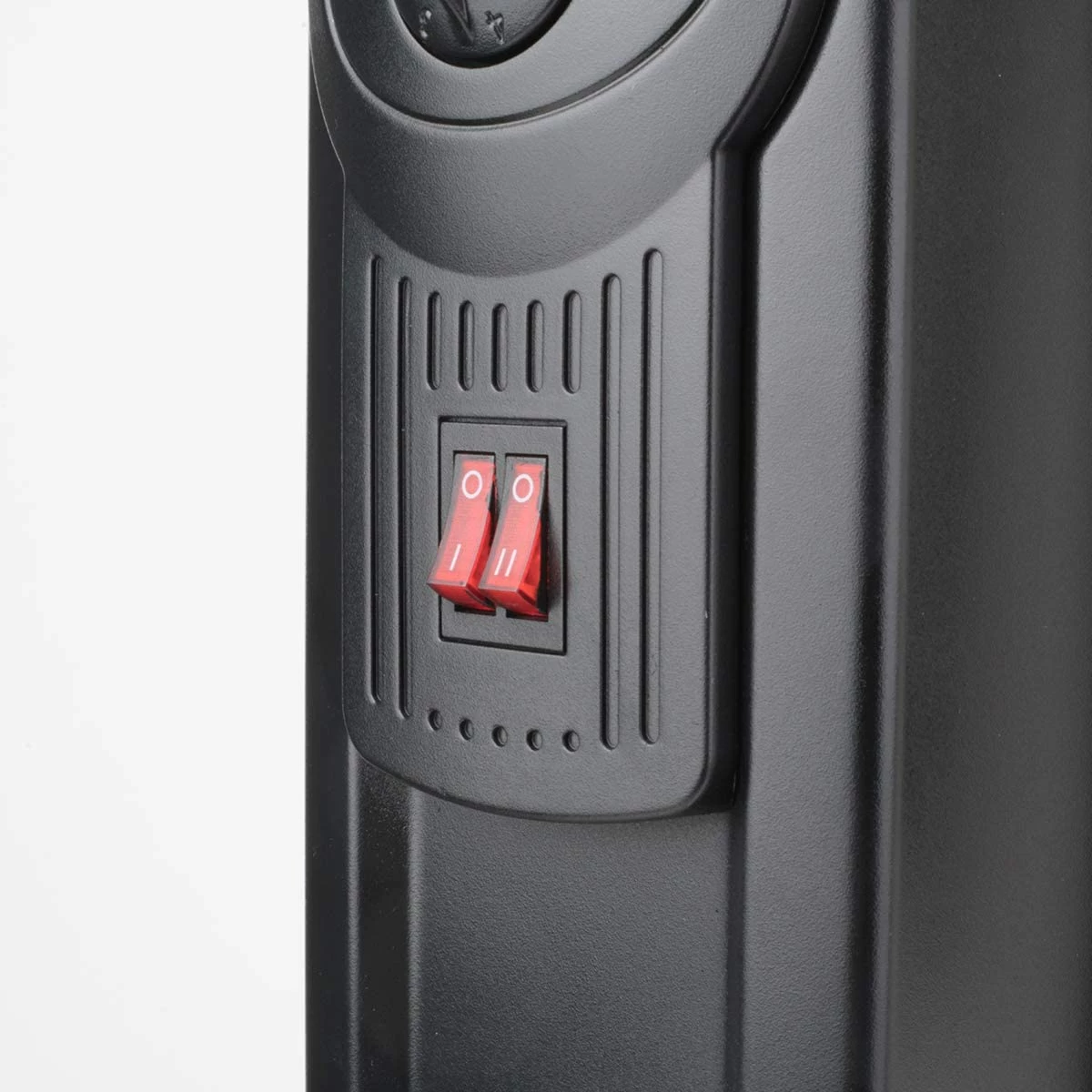 Radiator elektrik me vaj Black&Decker BXRA2000E 2000W, termostat i rregullueshëm, 11 elemente, i zi