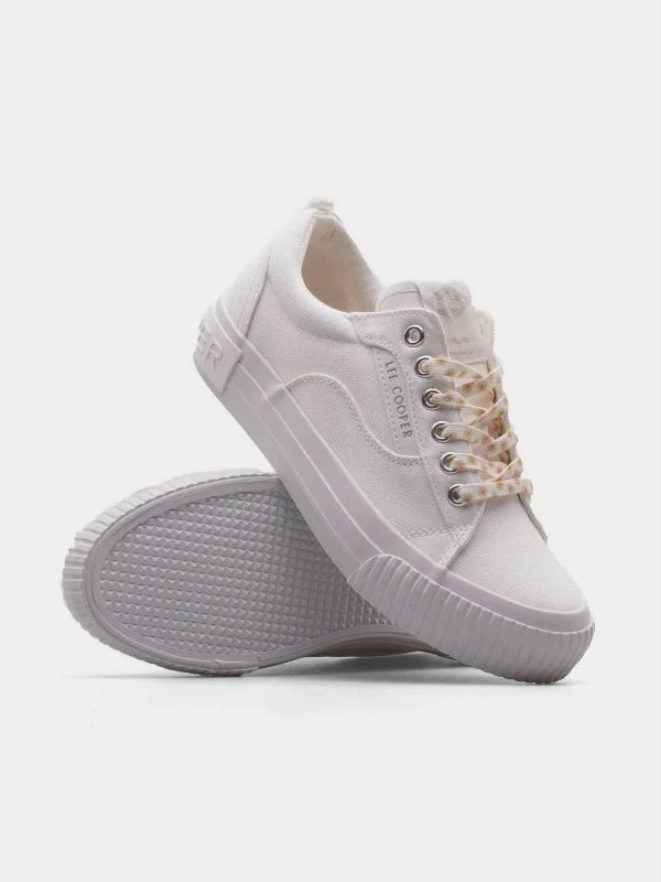 Atlete për femra Lee Cooper, të bardha