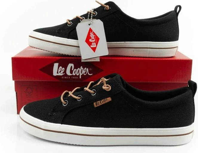 Atlete femra Lee Cooper, të zeza