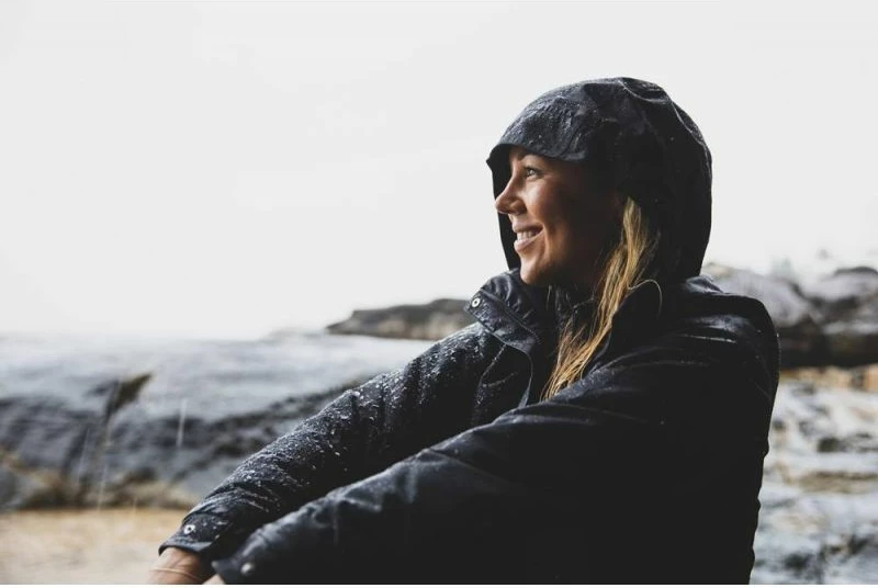 Jakne për femra Helly Hansen Aden, të zeza