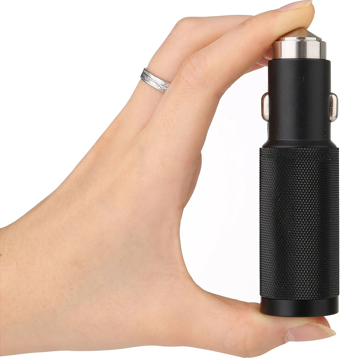 Karikues veture RealPower 219736, 2400 mAh, USB-A, me llambë LED dhe çekiç emergjent, i zi