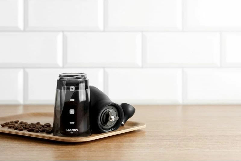 Mulli manual për kafe HARIO MSS-1DTB, i zi