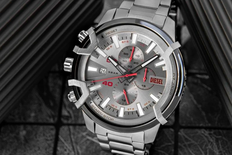 Orë dore për meshkuj Diesel, e zezë