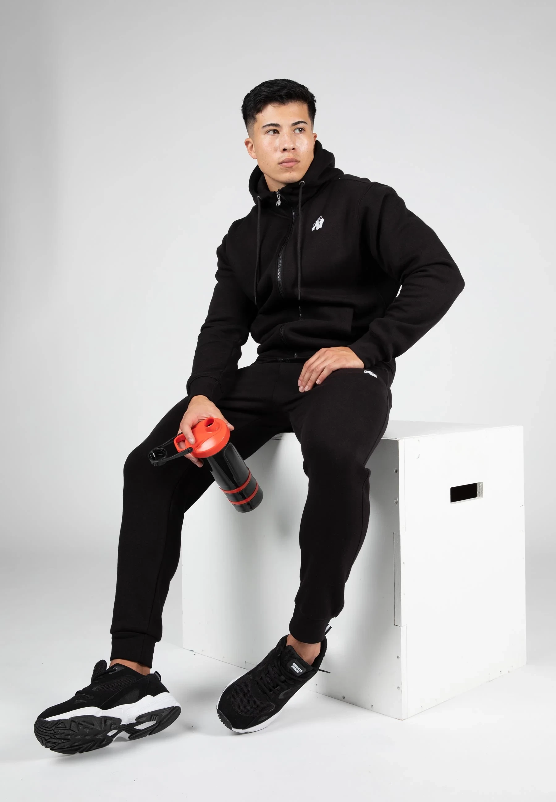 Kennewick Zipped Hoodie - Black [Madhësia: S]