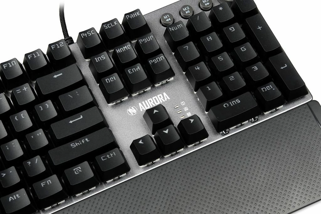 Tastierë mekanike iBOX Aurora K-3, RGB LED, KRGD Brown Switch, USB me kabllo, full-size 100%, me mbështetëse dore magnetike, argjend