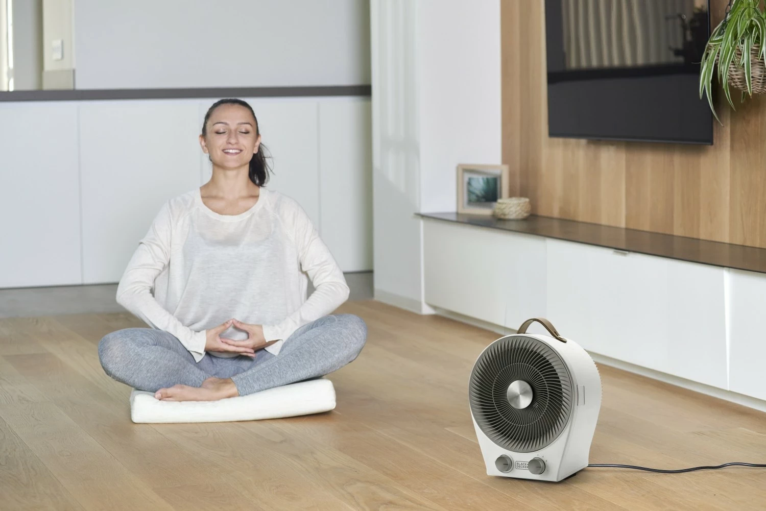 Ngrohës ventilator Black&Decker BXFSH2000E 2000W, bardhë