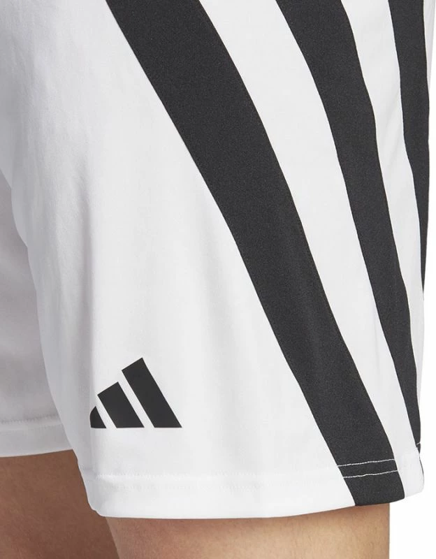 Shorce për meshkuj adidas, të bardha