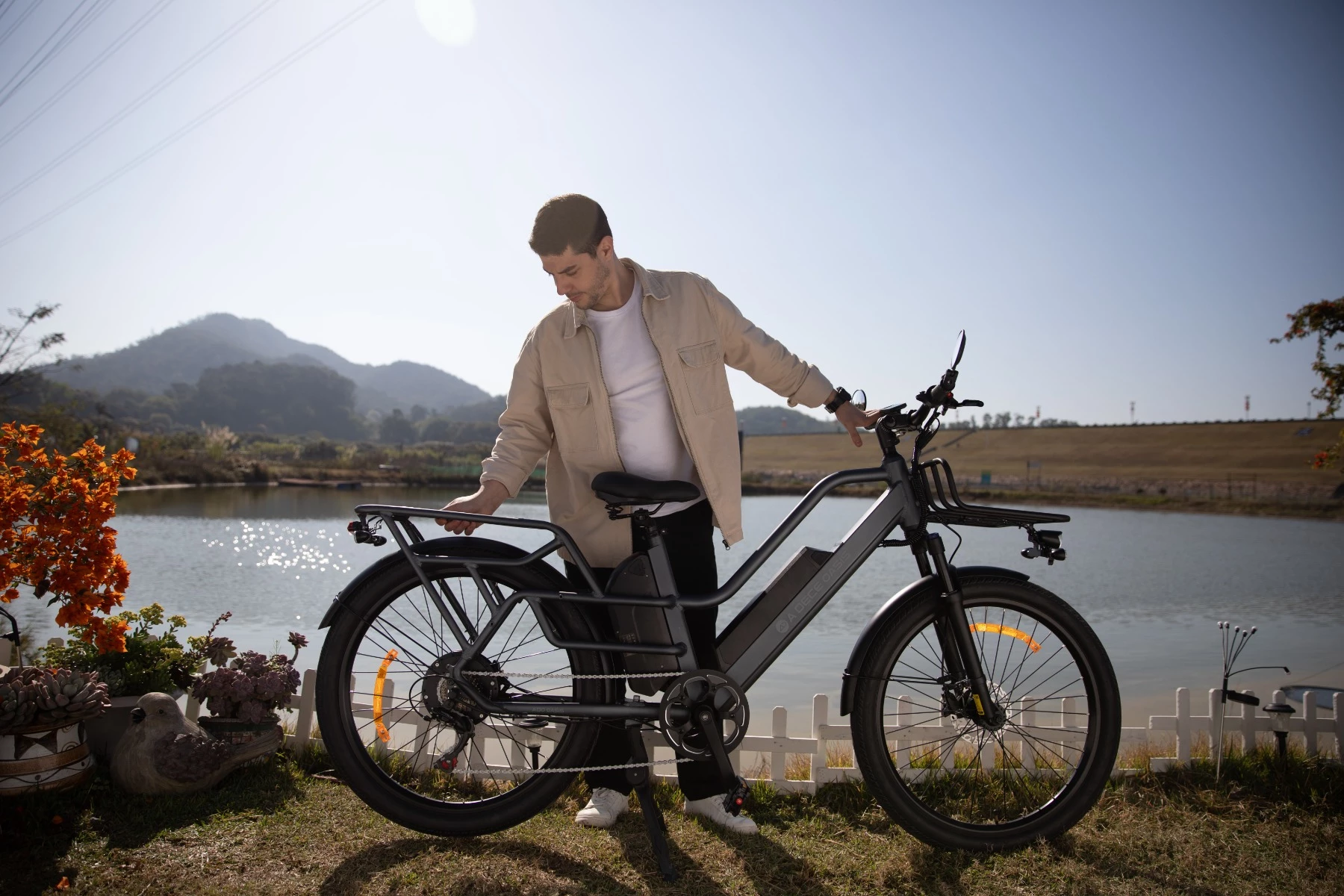 biçikletë elektrike cargo ADO OASIS 260T, 26 inç, rreze deri 180 km, Shimano 7 shpejtësi, 55 Nm, gri, set me 2 bateri