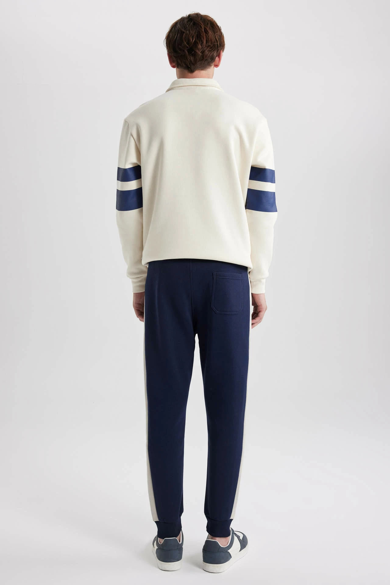 Pantallona sportive për meshkuj DeFacto, të kaltra