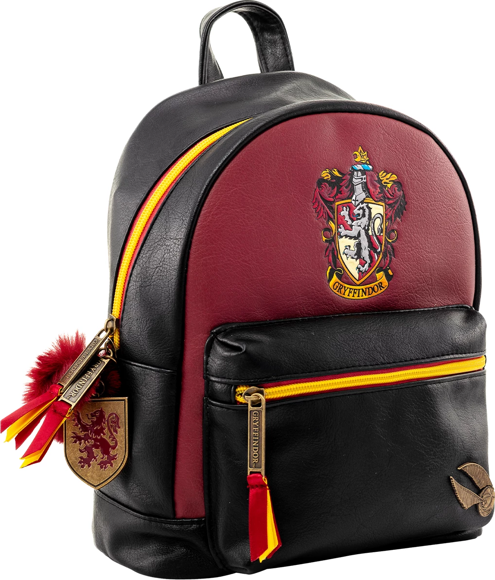 Çantë shpine Pyramid International Harry Potter Gryffindor Fashion 31x18x44 cm, kuqe/zezë, me varëse çelësash
