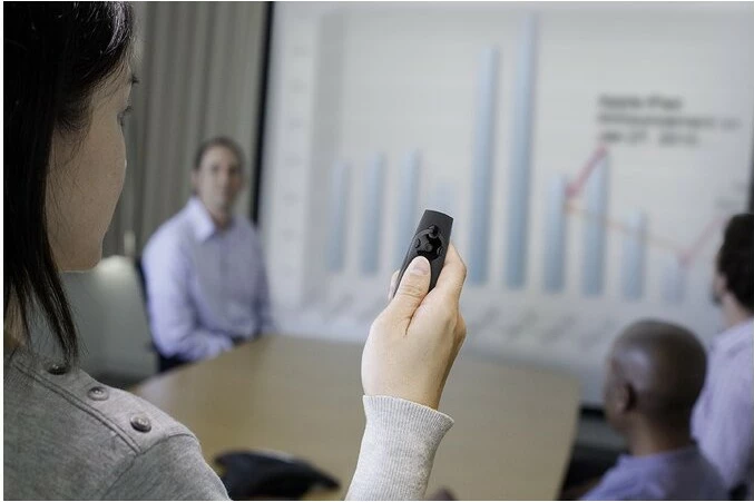 Prezenter Kensington Expert me lazer të gjelbër & kontroll kursor, RF, USB, 45 m, i zi