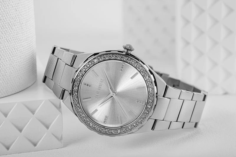 Orë dore për femra Paul Lorens, e zezë