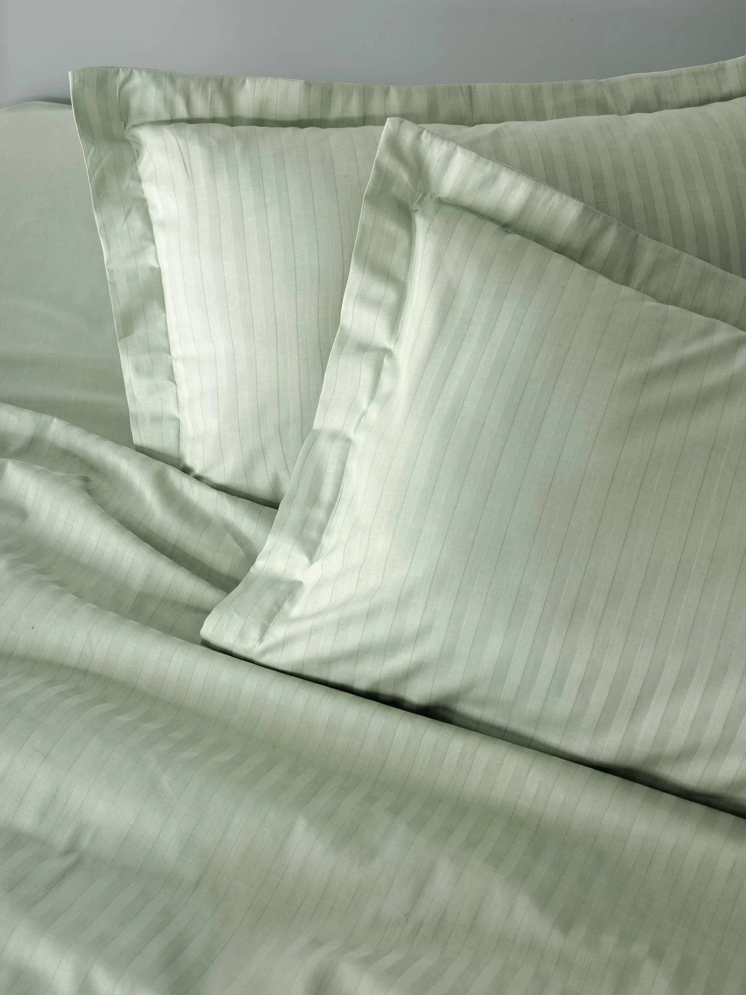Set mbulesë jorgani njëpersonësh, saten, ngjyrë salvie, L'Essentiel Linge de Maison, me vija