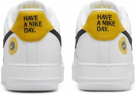 Atlete për meshkuj Nike, të bardha