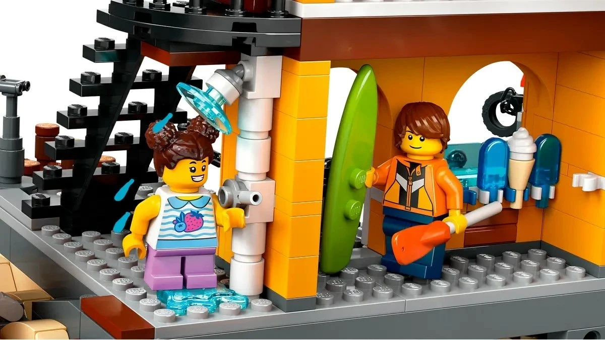 Set LEGO CITY 60422 Seaside Harbour me Anije Ngarkese