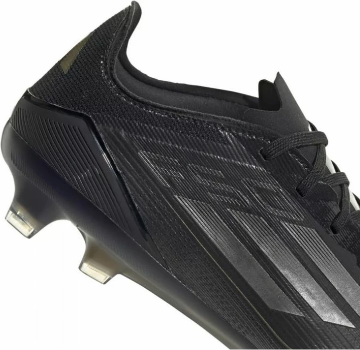 Atlete futbolli adidas për meshkuj dhe fëmijë, të zeza [Madhësia: 41 1/3]