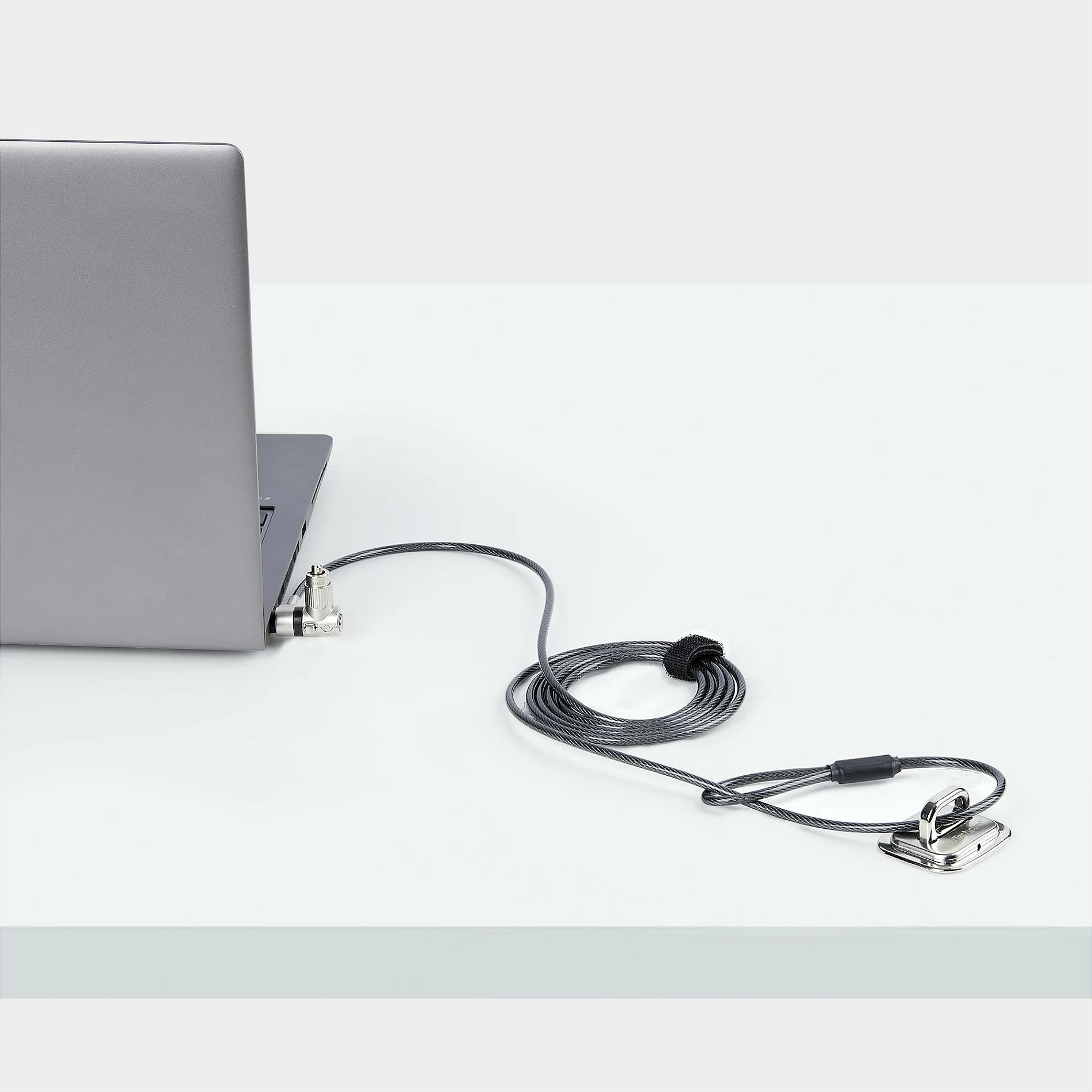 Kyç sigurie me kabllo për laptop StarTech 3-në-1 Universal, 2m, Kensington/Nano/Noble, i zi