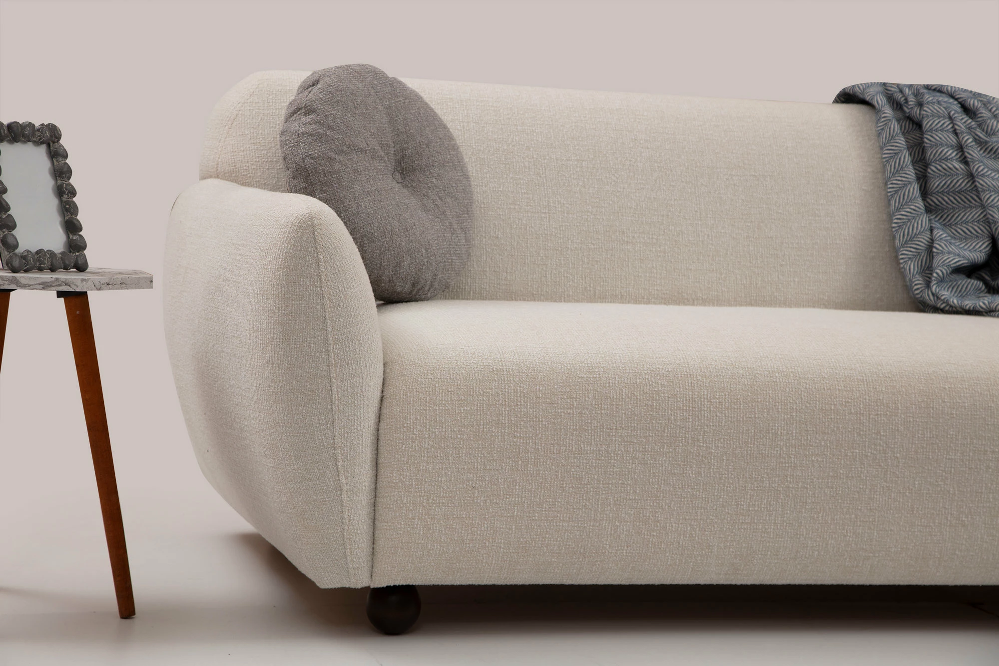 Divan treshe Atelier del Sofa, Eddy, krem