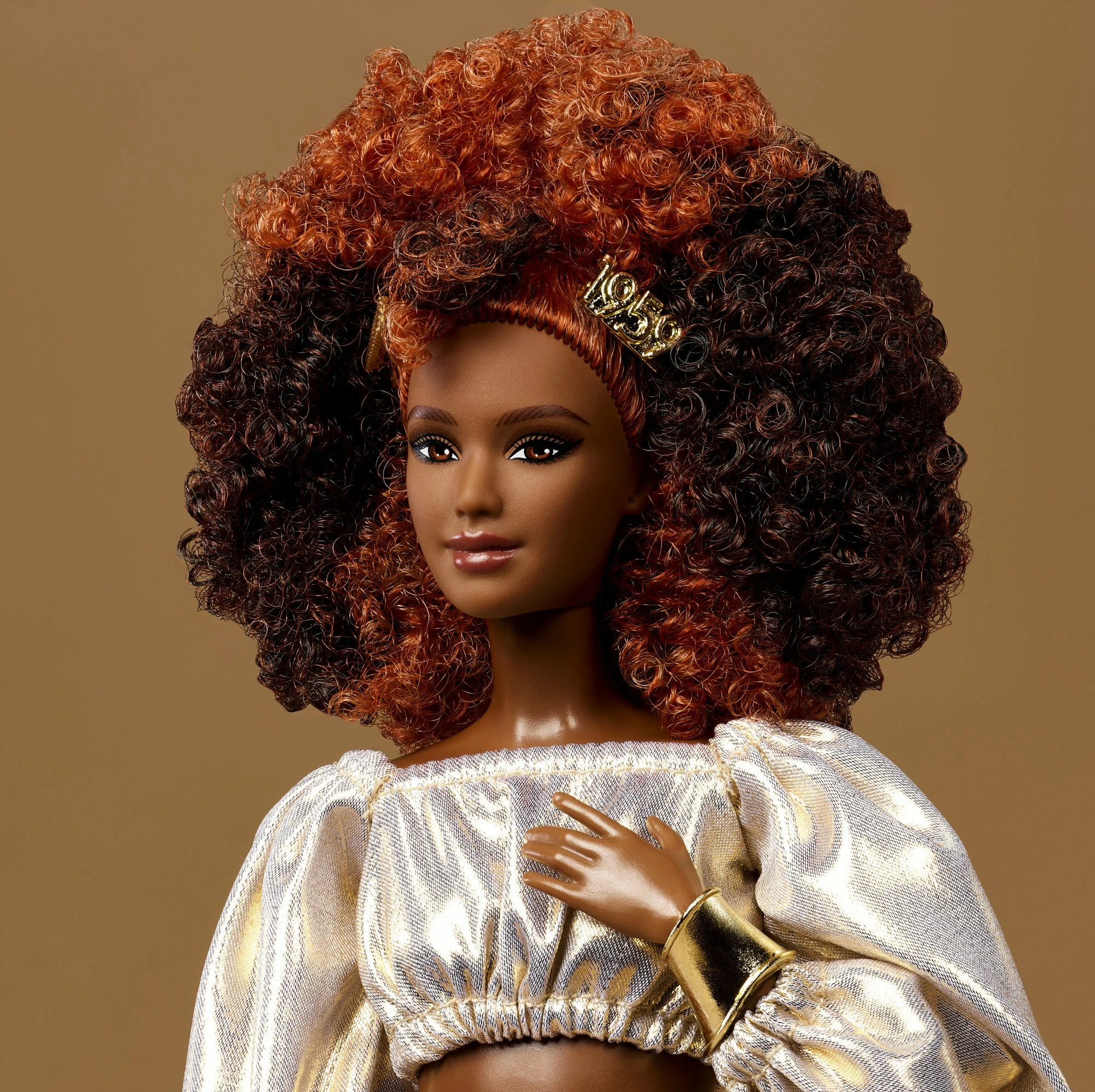 Kukull Barbie Mattel You Create Barbie Basics Neutral Set 002 (JJX36), me 2 koka të ndërrueshme, 4 veshje, aksesorë