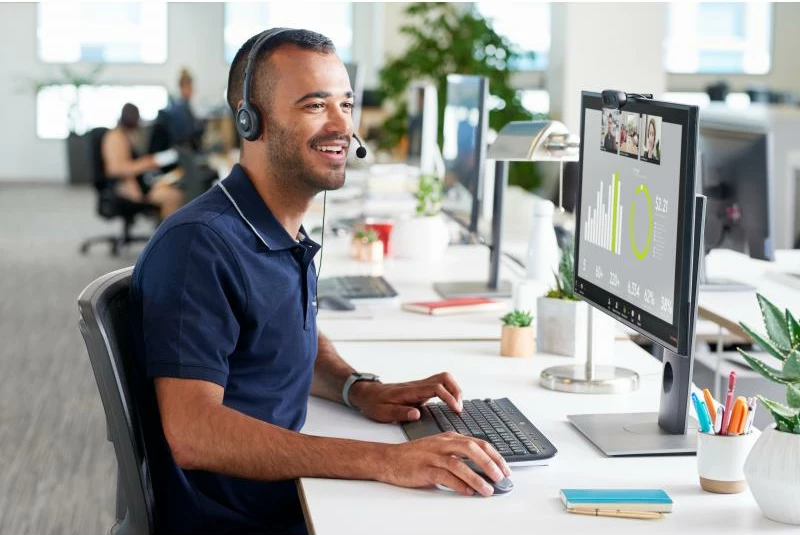 Webcam Logitech C505 HD (960-001364) 720p 30 fps, FOV 60°, fokus fiks, mikrofon me reduktim zhurme, USB-A kabllo 2 m, e zezë