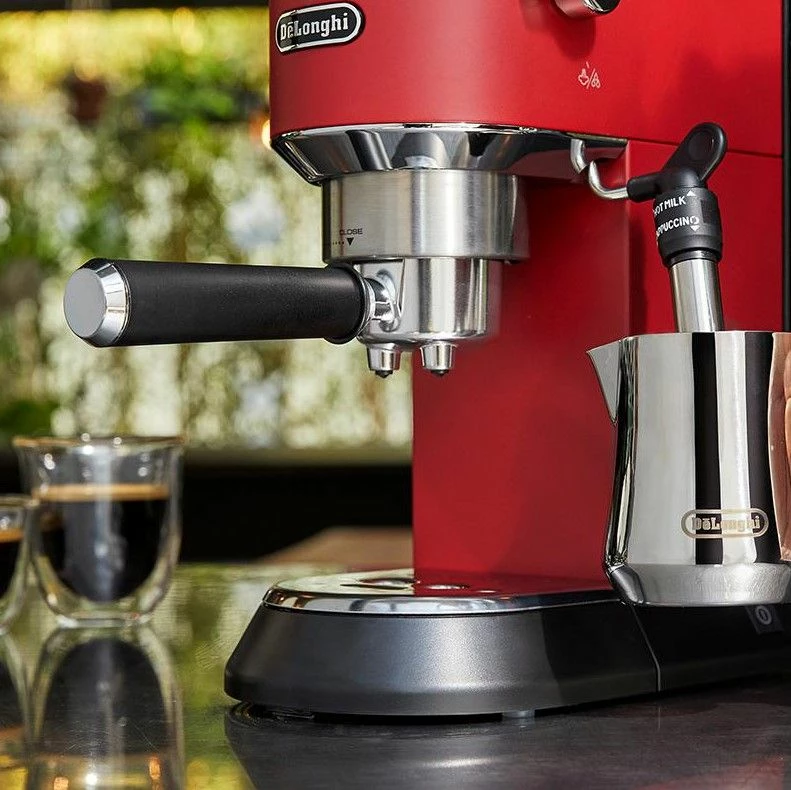 Makinë espresso DeLonghi Dedica EC 685.R 1350W 15 bar 1.1L e kuqe