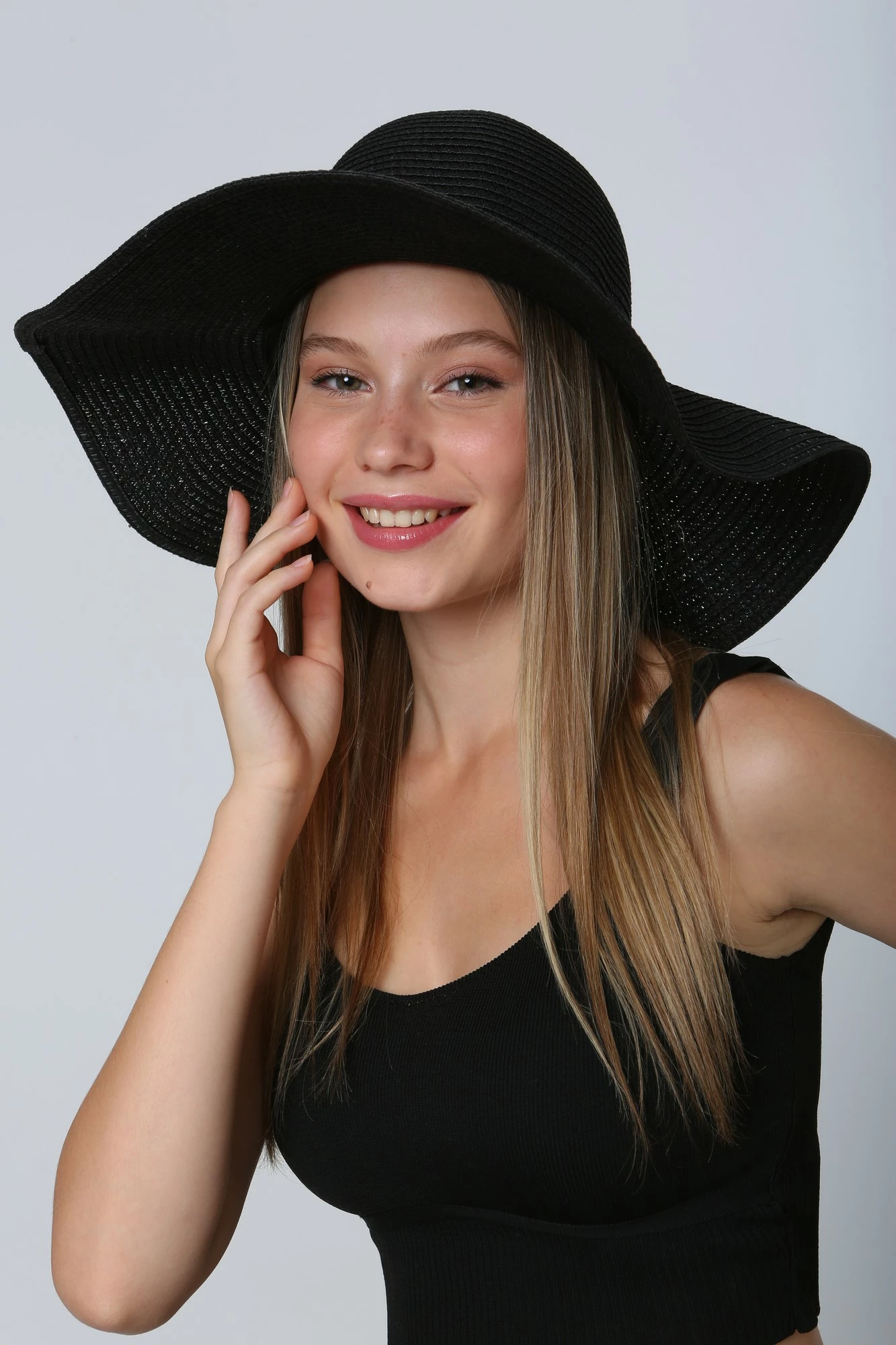 Kapelë për gra, Jumeon Hsr2005, e zezë