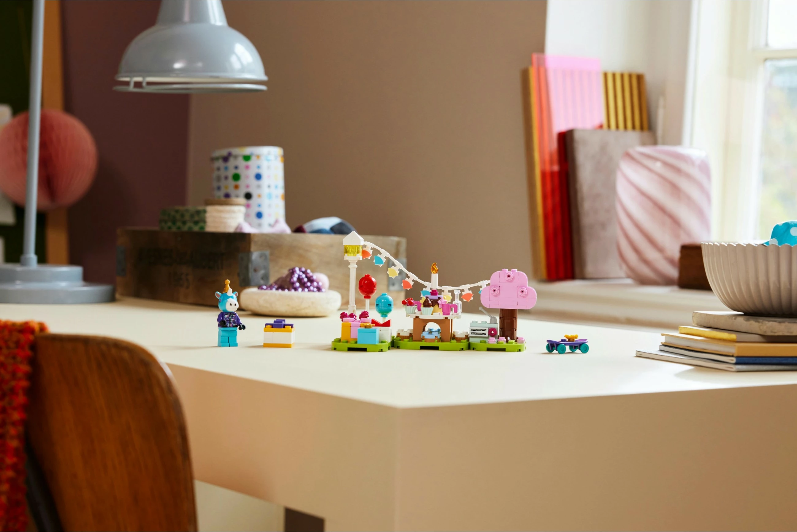 Set ndërtimi LEGO Animal Crossing 77046 Julian's Birthday Party, 170 pjesë, multikolor
