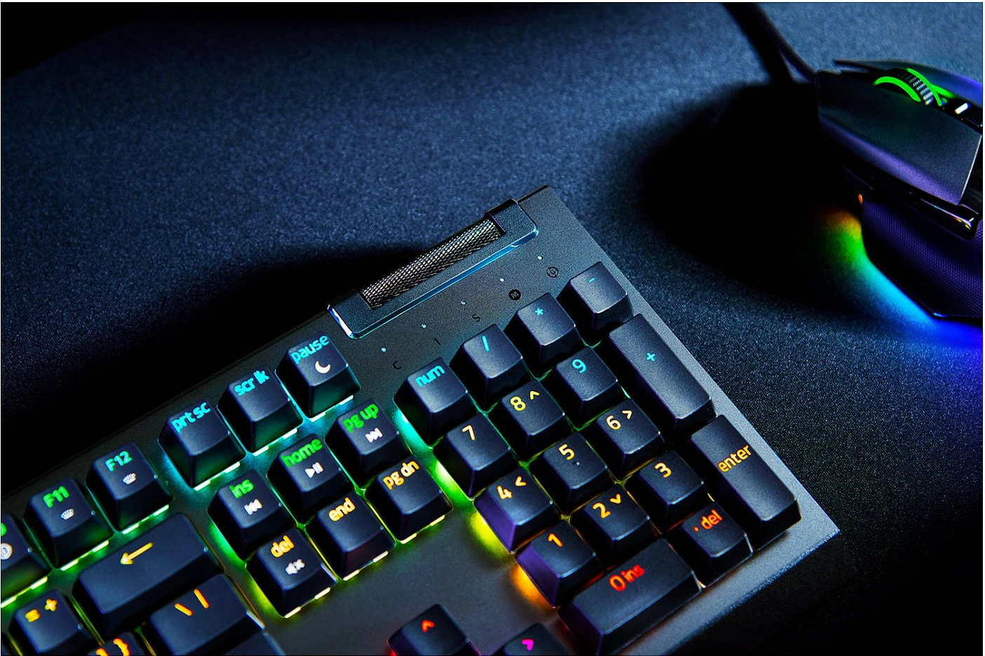 Tastierë Razer BlackWidow V4 X, mekanike Razer Green, RGB, USB, full-size QWERTZ (DE), e zezë