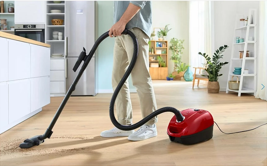 Fshesë me korrent Bosch Serie 4 BGD38RD1H, 600 W, Drum, 4 L, e kuqe