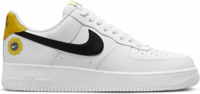 Atlete për meshkuj Nike, të bardha