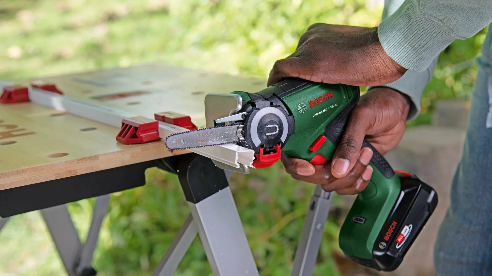 Sharrë NanoBlade pa kabllo Bosch UniversalCut 18V-65 18V, prerje druri deri 65 mm, pa bateri/karikues, jeshile