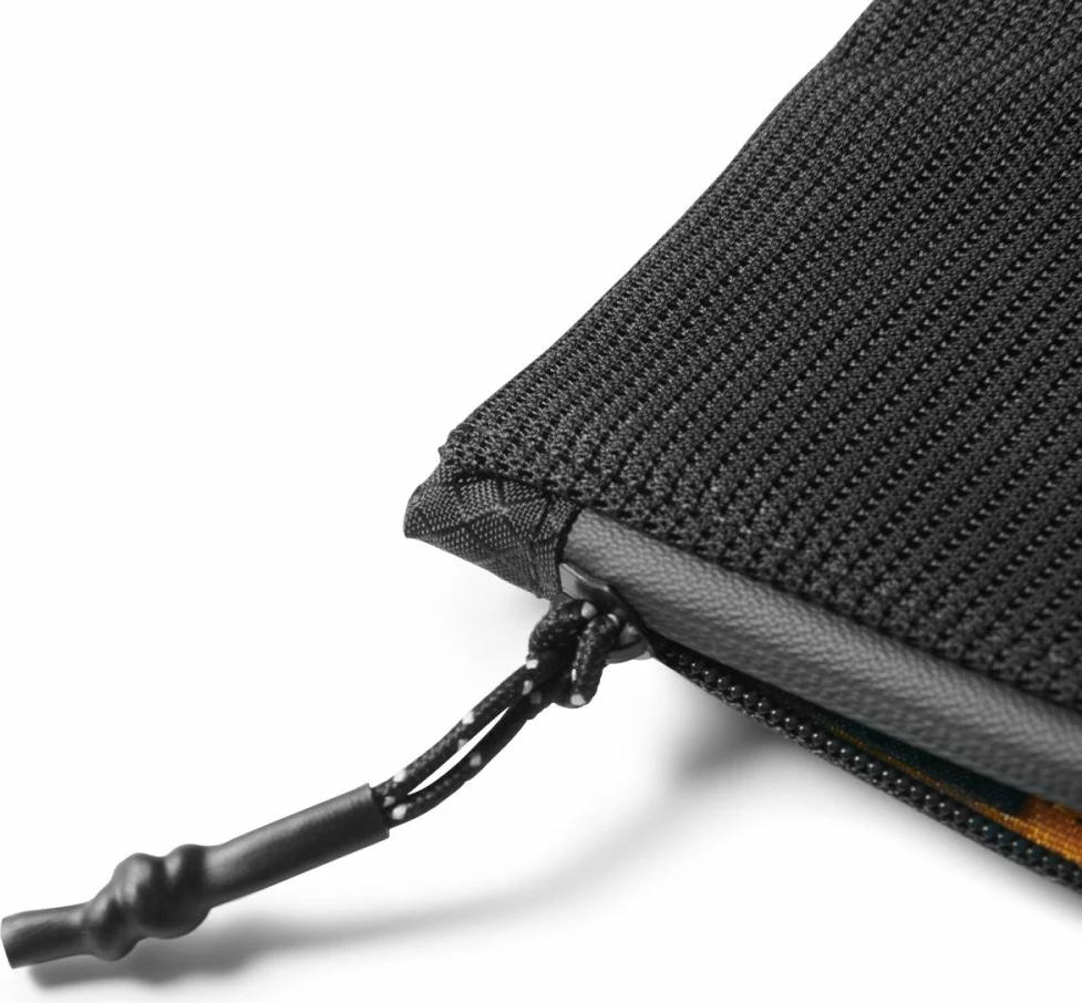 Kuletë Spigen LF300 RFID, deri 10 karta + cash, nylon ripstop, 1 copë, e zezë