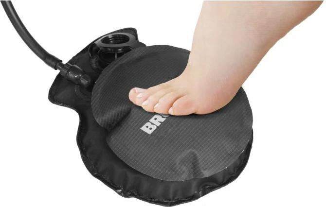 Dush solar portativ BRUNNER SPLASH 0810023N 15 L 42 x 18 cm, i zi, set me pompë këmbë dhe çantë bartëse